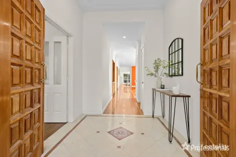 83 Brady Rd, Bentleigh East, VIC 3165