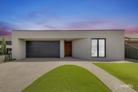 Property photo of 28 Sumar Drive Craigieburn VIC 3064