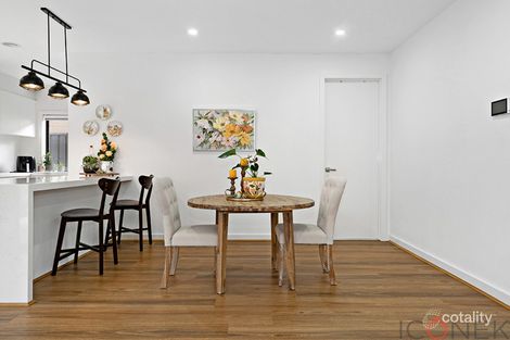 Property photo of 27 Graphite Crescent Wollert VIC 3750
