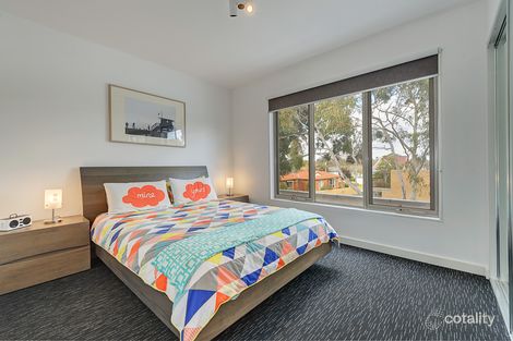 Property photo of 1/82A Aberdeen Road Macleod VIC 3085