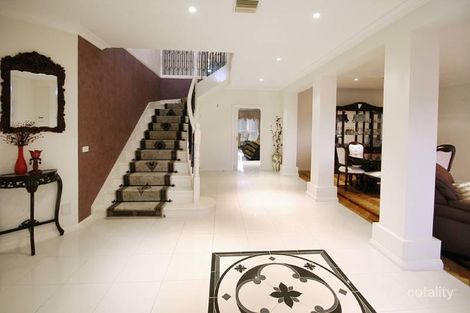 Property photo of 5 Mackenzie Close Taylors Lakes VIC 3038