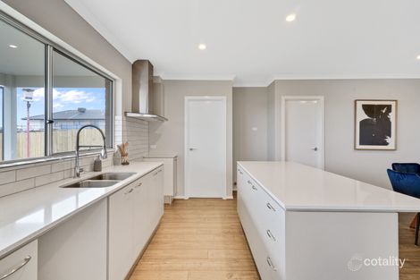 Property photo of 53 Zippy Circuit Tarneit VIC 3029