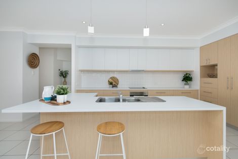 Property photo of 9 Hillock Crescent Bushland Beach QLD 4818