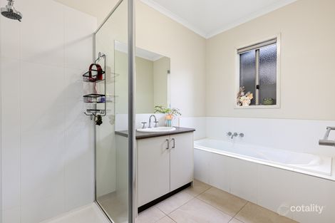 Property photo of 16 Ranlea Place Sebastopol VIC 3356