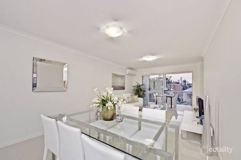 Property photo of 3/56 Nelson Street Coorparoo QLD 4151