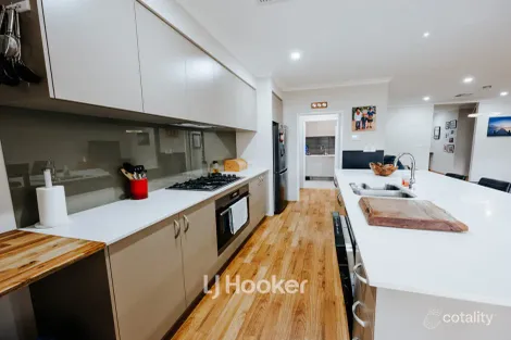 Property photo of 8 Henry Willmott Drive Geographe WA 6280