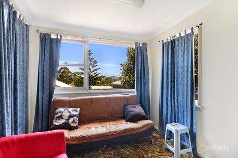 Property photo of 10 Darly Avenue Kanahooka NSW 2530