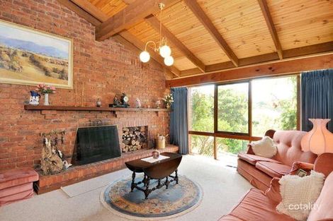 Property photo of 16 Kardinia Drive Yallambie VIC 3085
