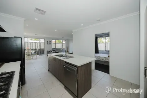 Property photo of 7A Hythe Road Marangaroo WA 6064