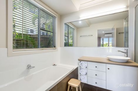 9 Stephanie Ct, Glenella, QLD 4740