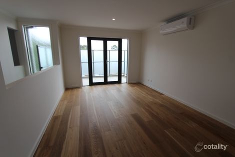 Property photo of 16/17 Golden Elm Way Lyndhurst VIC 3975