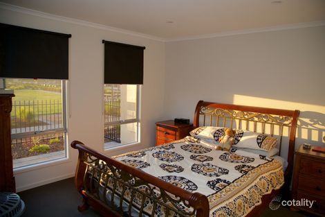 Property photo of 9 Shore Lane Woodcroft SA 5162