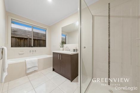 Property photo of 42 Linden Tree Way Cranbourne North VIC 3977