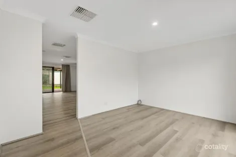 Property photo of 5 Pinetree Close Alexander Heights WA 6064