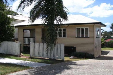 18 Perth St, Camp Hill, QLD 4152