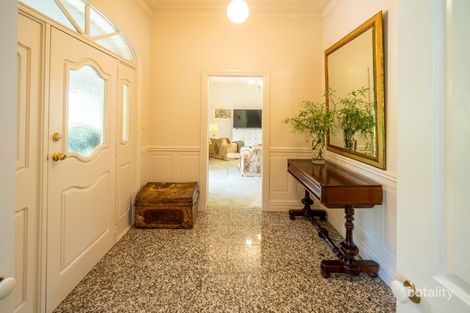 Property photo of 8 Nandillion Ponds Drive Orange NSW 2800