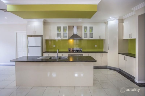 Property photo of 30 Woodside Way Roxburgh Park VIC 3064