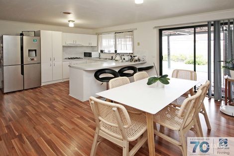 Property photo of 4 Knowing Close Cranbourne West VIC 3977