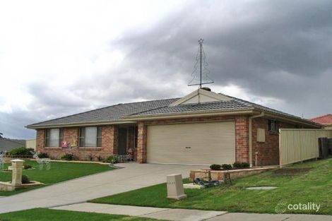 Property photo of 11 Amazona Way Cameron Park NSW 2285