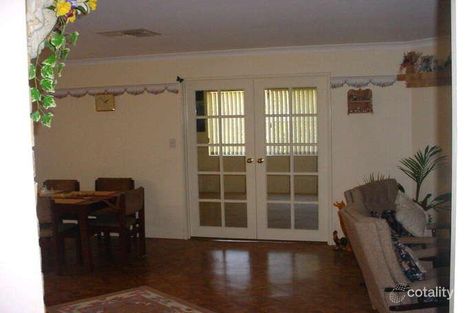 Property photo of 6 Heath Place Thornlie WA 6108