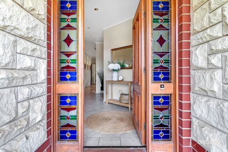 Property photo of 5 Honeyeater Crescent Flagstaff Hill SA 5159