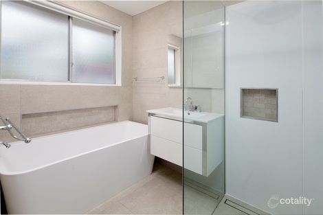 Property photo of 7 Charon Court Frankston VIC 3199