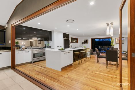 Property photo of 8 Helmsley Court Carindale QLD 4152