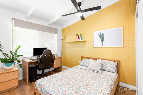 Property photo of 1/4 Oloway Crescent Alexandra Headland QLD 4572