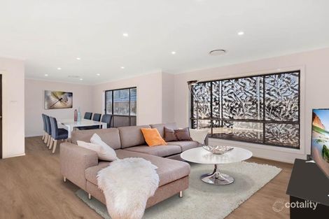 Property photo of 13 Guardian Way Jordan Springs NSW 2747