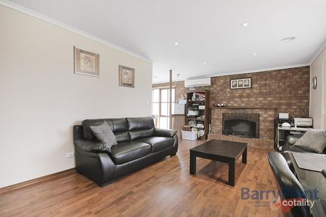 Property photo of 10 Conway Court Cranbourne VIC 3977