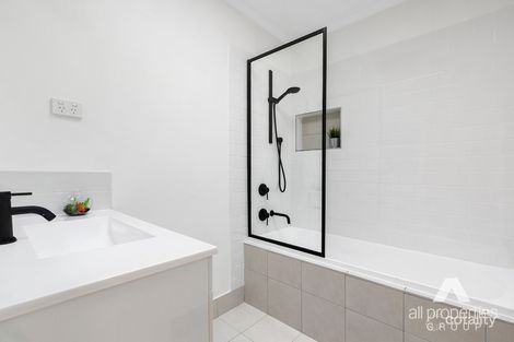 Property photo of 30 Bradley Street Springwood QLD 4127
