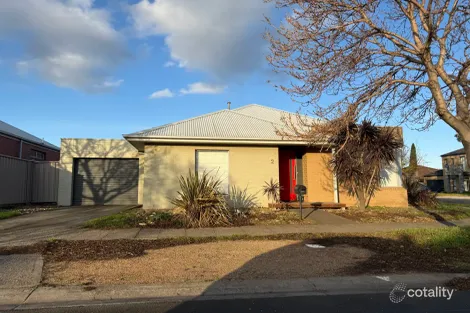 2 Croft St, Caroline Springs, VIC 3023