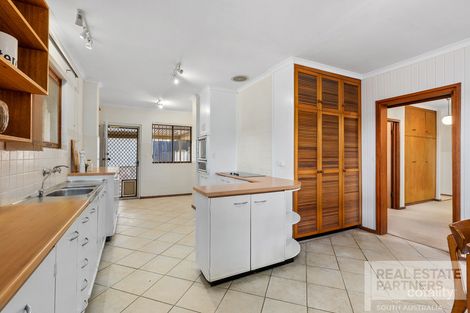18 Springwood Ave, Redwood Park, SA 5097