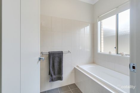 Property photo of 25 Central Drive Victor Harbor SA 5211