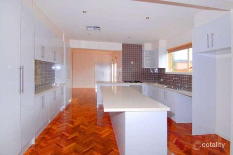 Property photo of 10 Bentley Avenue Roxburgh Park VIC 3064