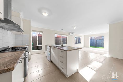 Property photo of 8 Pointer Drive Pakenham VIC 3810
