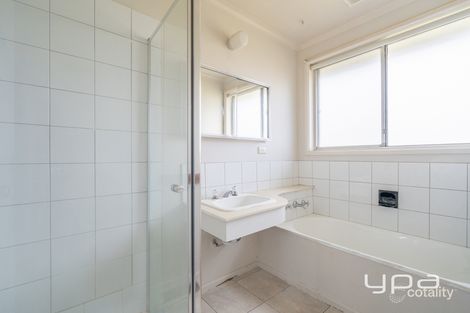 Property photo of 44 Woodstock Drive Gladstone Park VIC 3043