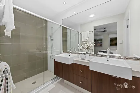 Property photo of 12A Birdwood Road Holland Park West QLD 4121