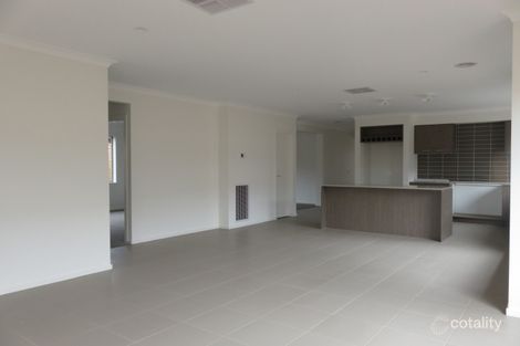 Property photo of 4 Mapleton Boulevard Melton South VIC 3338
