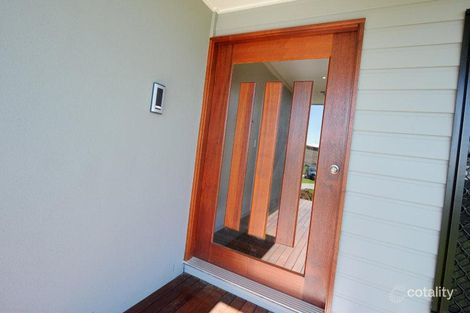 Property photo of 18 Boonderee Place New Auckland QLD 4680