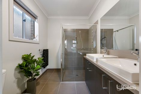 Property photo of 20 Woollahra Parade Taylors Hill VIC 3037