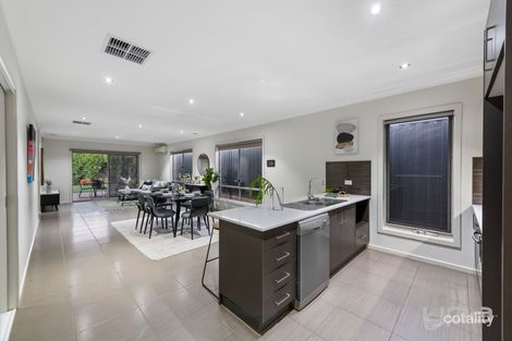 Property photo of 20 Woollahra Parade Taylors Hill VIC 3037