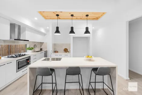 Property photo of 29 Dandelion Crescent Rockbank VIC 3335