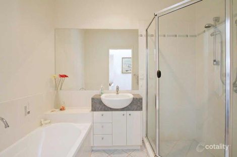 Property photo of 2/61 Bamboo Avenue Bundall QLD 4217