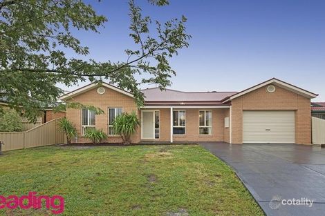 5b Daly Cl, Sunbury, VIC 3429