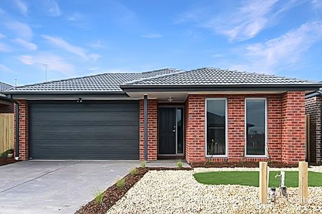 13 Eaglehawk Ave, Armstrong Creek, VIC 3217