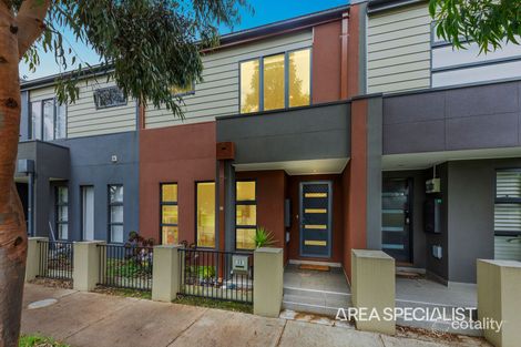 32 Armidale Dr, Pakenham, VIC 3810