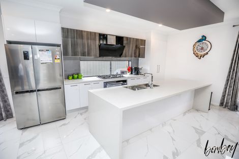 Property photo of 10 Angophora Crescent Craigieburn VIC 3064