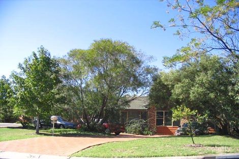 15 Scarborough Cct, Albion Park, NSW 2527