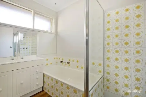 Property photo of 2/10 Duff Street Cranbourne VIC 3977